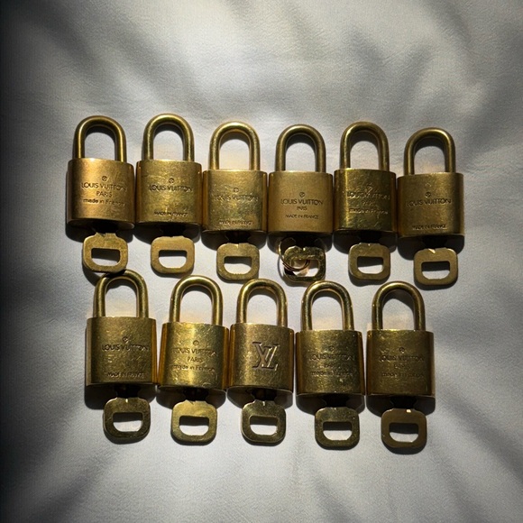 Louis Vuitton Gold Lock and Key Collection - Picture 4 of 6